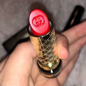 Gucci luxurious moisture-rich lipstick